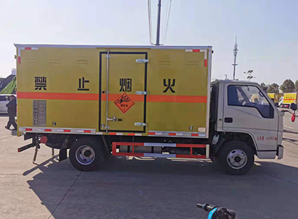 调兵山爆破器材运输车